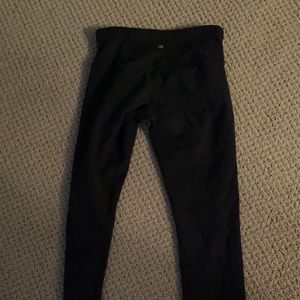 plain black lululemon low rise leggings